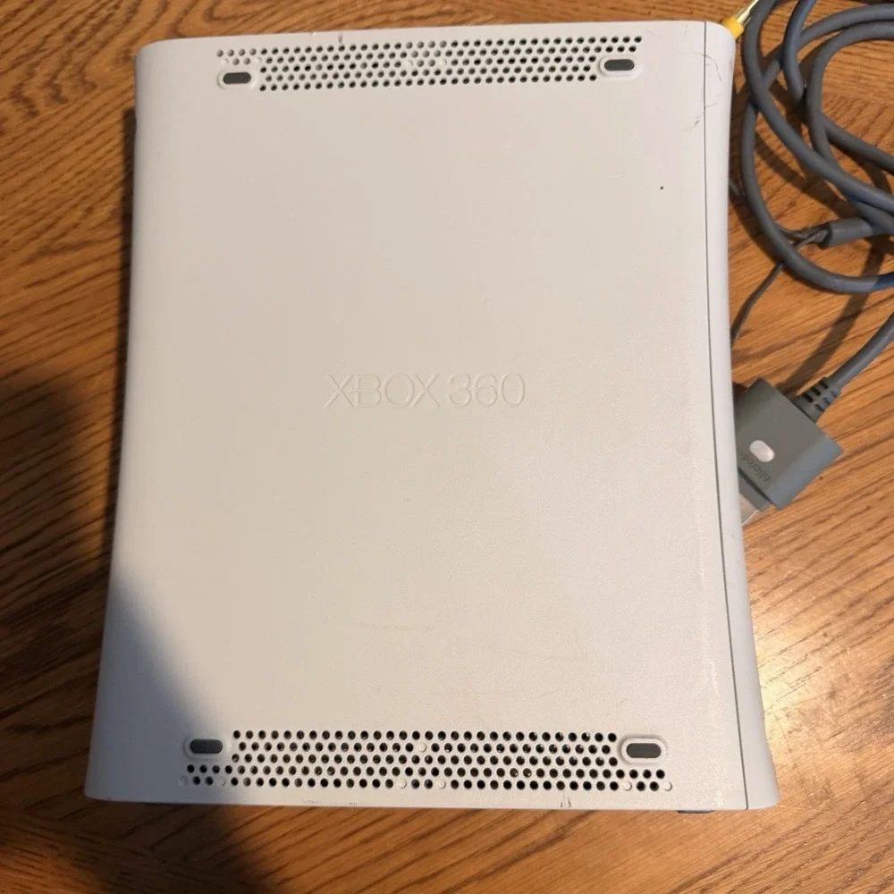 Microsoft Xbox 360 Console White OEM Power Supply AV Cable Untested